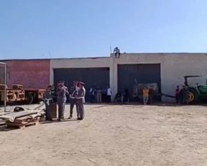 رئيس جماعة أولاد عزوز السابق يمنع السلطات من تنفيذ قرار هدم مستودعات في ملكيته