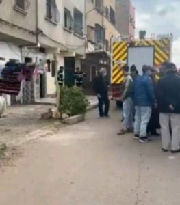 انبعاث روائح كريهة من داخل منزل يكشف عن 3 جثت من عائلة واحدة