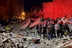 الشرطة القضائية تفتح تحقيقا تحت إشراف النيابة العامة في انهيار بنايتين بفاس