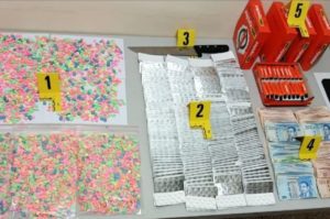 توقيف 3 اشخاص و حجز اكثر من 12 الف قرص مخدر ببيوكري