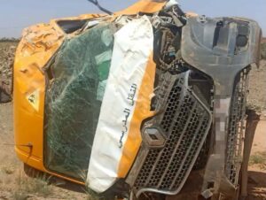 انقلاب سيارة النقل المدرسي تخلف اصابة 17 تلميذ