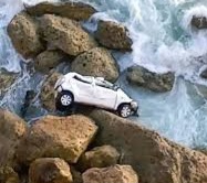 عاجل…  معطيات جديدة حول سقوط سيارة بالجرف الاصفر بالجديدة